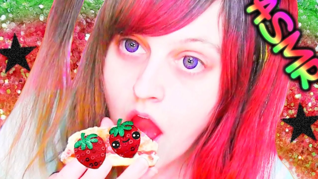 ASMR 🍓 Strawberry English Muffin ♡ Food, Sweets, Crunchy, Chewing, Snack